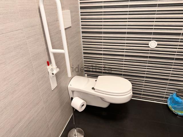 Locale in vendita di 60 m² in Piazza Era, 8