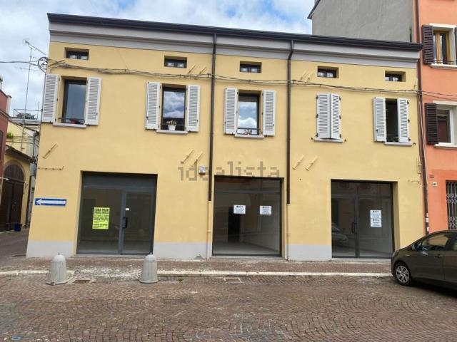 Locale in vendita di 60 m² in Piazza Giuseppe Verdi
