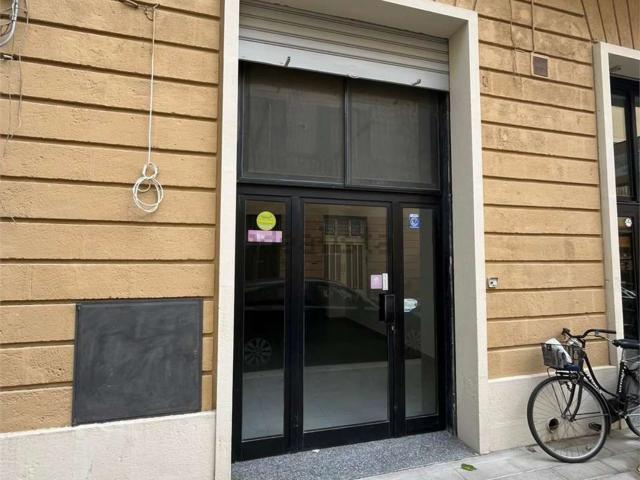 Locale in vendita di 60 m² in Via 95° Reggimento Fanteria, 2