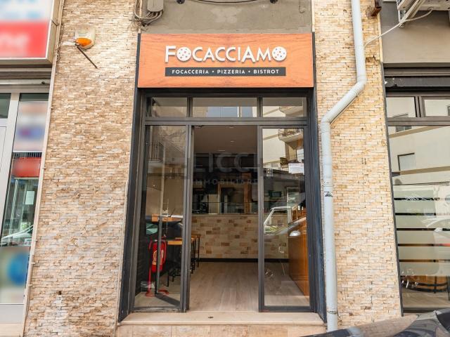 Locale in vendita di 60 m² in Via Vittorio Veneto, 12