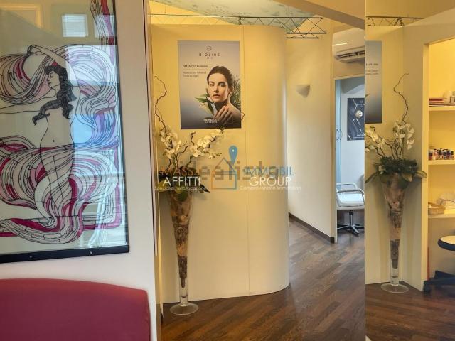 Locale in vendita di 60 m² in Via Alberica, 12