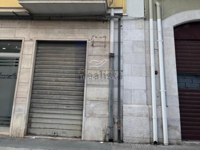 Locale in vendita di 60 m² in Via Alberto Mario