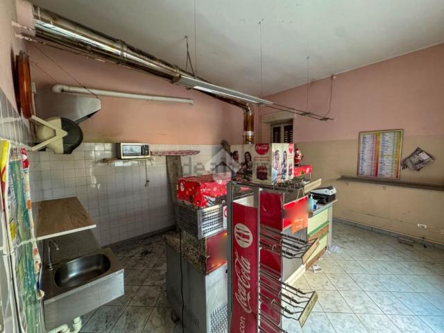 Locale in vendita di 60 m² in Via Alessandro Manzoni