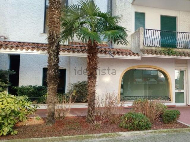 Locale in vendita di 60 m² in Via Altinate, 104
