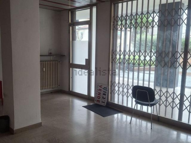Locale in vendita di 60 m² in Via Andrea Costa