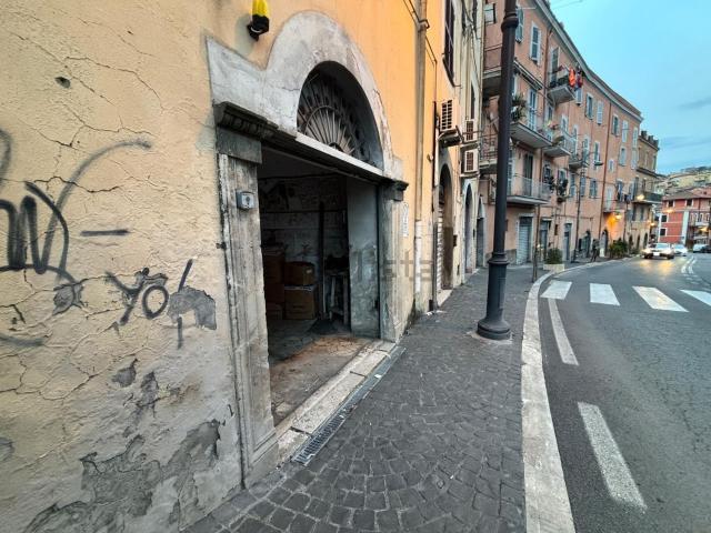 Locale in vendita di 60 m² in Via Antonio Fratti