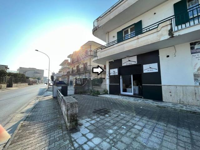 Locale in vendita di 60 m² in Via Appia Antica