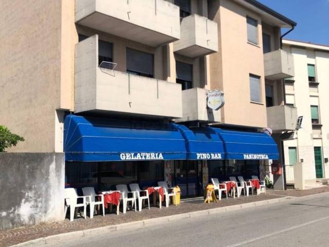 Locale in vendita di 60 m² in Via Aquileia, 13