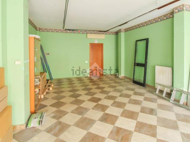 Locale in vendita di 60 m² in Via Benjamino Cavalli