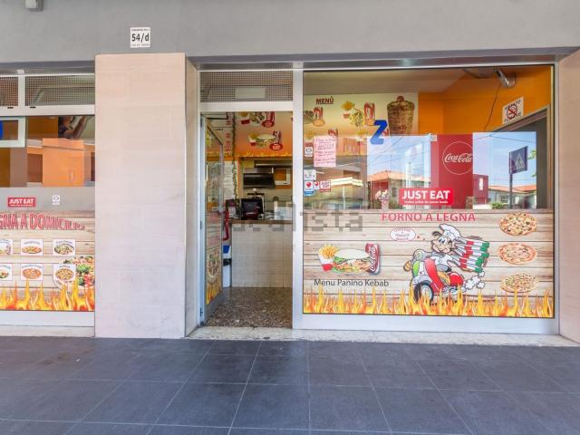 Locale in vendita di 60 m² in Via Cà Rossa
