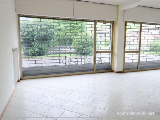 Locale in vendita di 60 m² in Via Cal Sotta