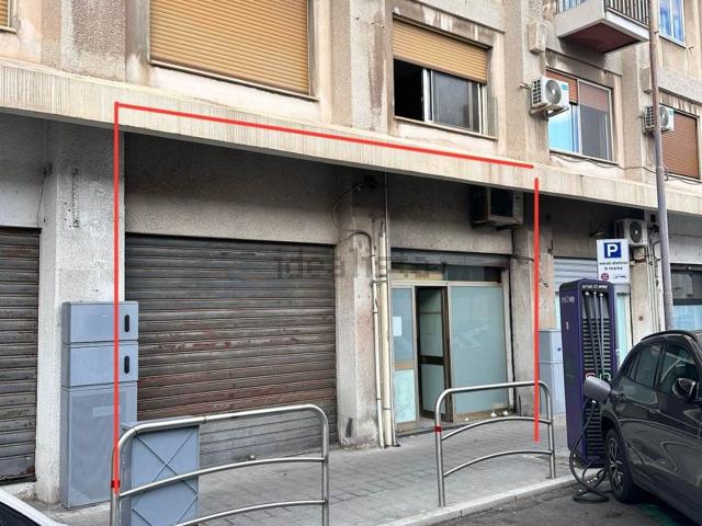 Locale in vendita di 60 m² in Via Calabria, 22