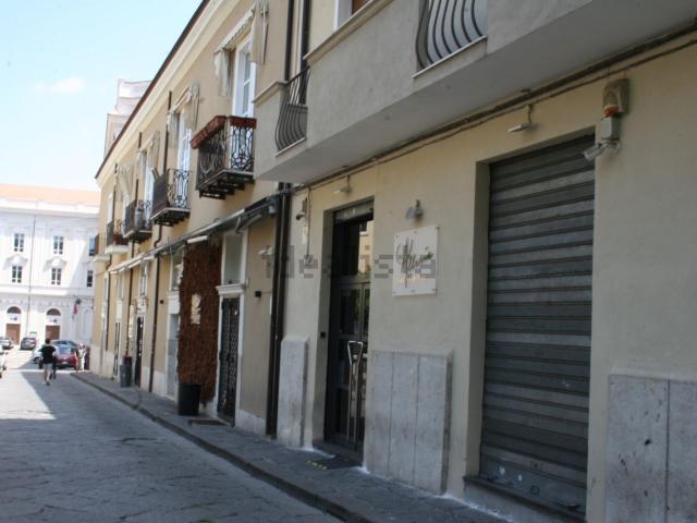 Locale in vendita di 60 m² in Via Cardinale di Rende, 12
