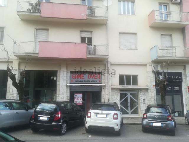 Locale in vendita di 60 m² in Via Carlo Cattaneo, 70