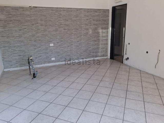 Locale in vendita di 60 m² in Via Dante Alighieri, 15
