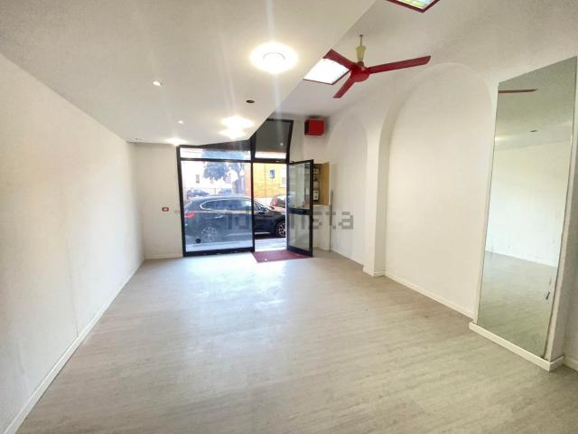 Locale in vendita di 60 m² in Via dei barberi