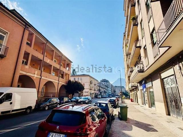 Locale in vendita di 60 m² in Via dei Due Principati