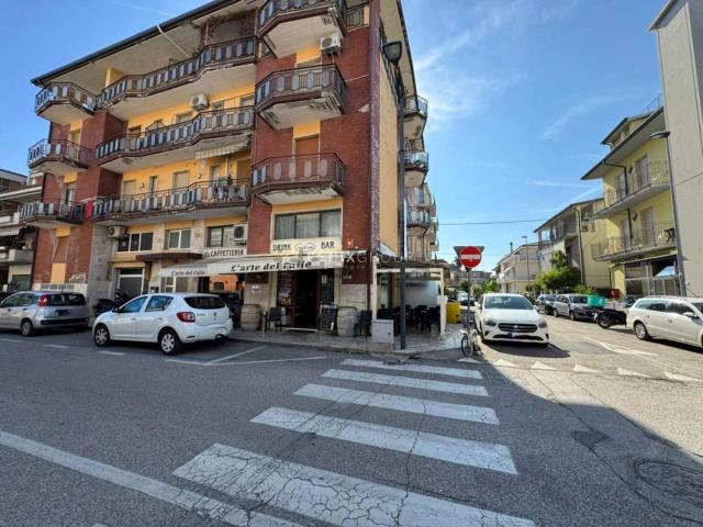 Locale in vendita di 60 m² in Via dei Laureati, 68