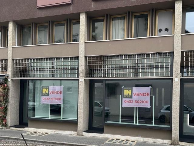 Locale in vendita di 60 m² in Via dei Torriani
