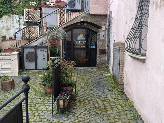 Locale in vendita di 60 m² in Via del Trivio, 9