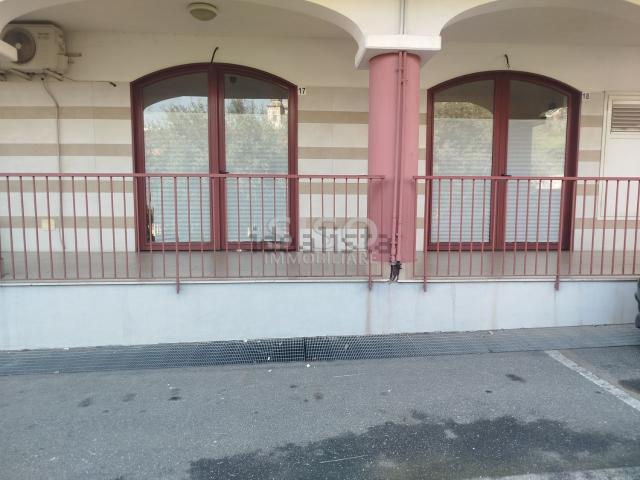 Locale in vendita di 60 m² in Via dott. Antonino Ferlito, 17