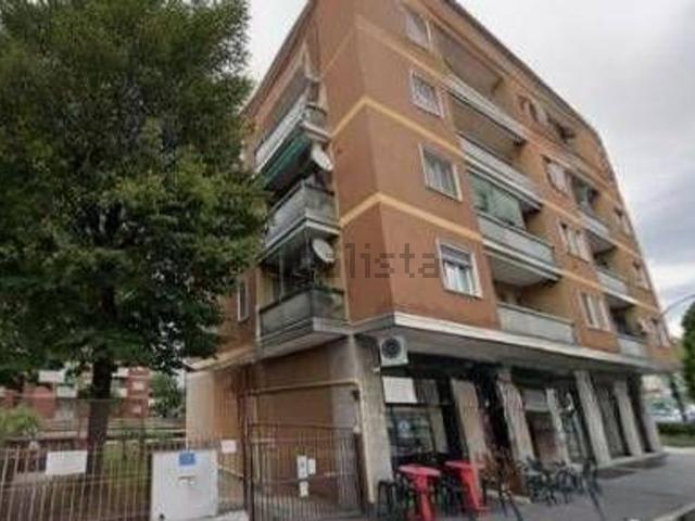 Locale in vendita di 60 m² in Via E. Ferri, 11