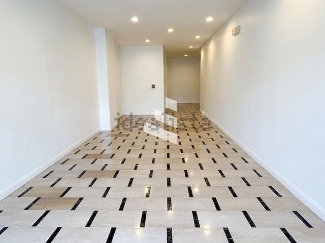 Locale in vendita di 60 m² in Via Francesco Acri