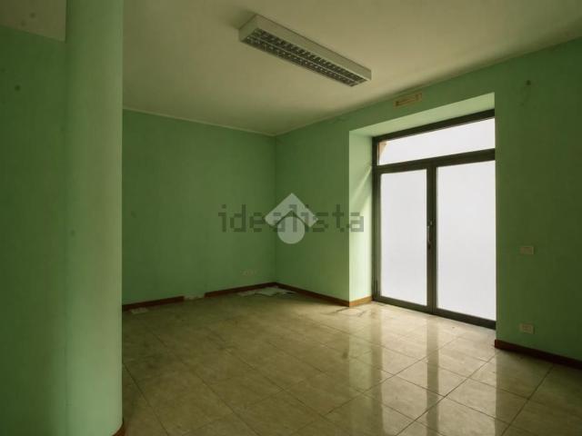 Locale in vendita di 60 m² in Via Gaetano Donizetti, 1
