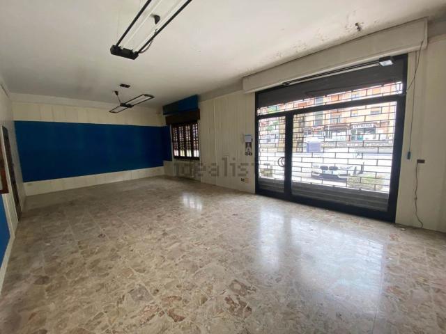 Locale in vendita di 60 m² in Via Garibaldi