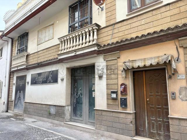 Locale in vendita di 60 m² in Via Giulio Foglia