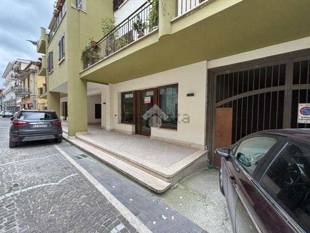 Locale in vendita di 60 m² in Via Giulio Foglia, 75