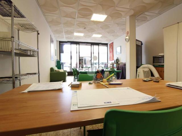 Locale in vendita di 60 m² in Via Giuseppe Mazzini, 38