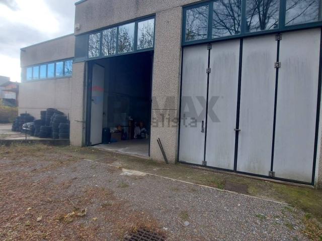 Locale in vendita di 60 m² in Via Guaralda, 20