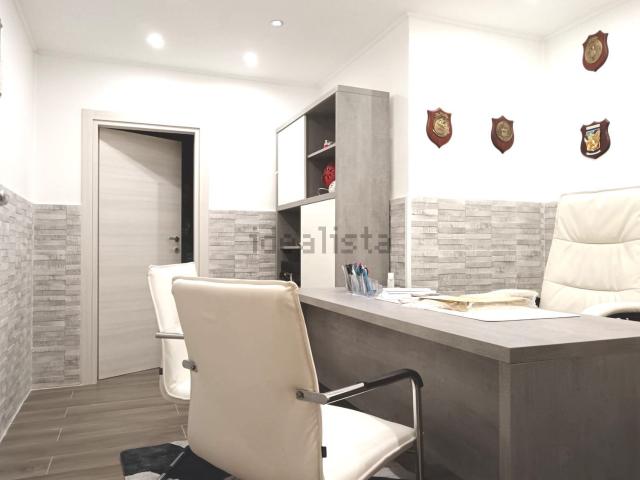 Locale in vendita di 60 m² in Via Leonida, 85