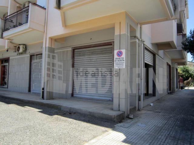 Locale in vendita di 60 m² in Via Lusitania, 20