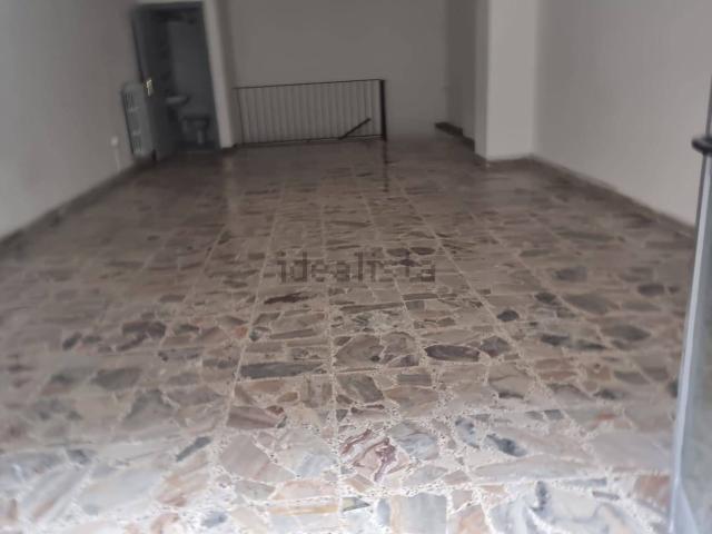 Locale in vendita di 60 m² in Via Monte Grappa