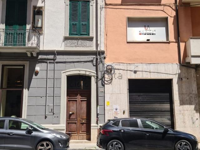 Locale in vendita di 60 m² in Via Monte Santo, 68