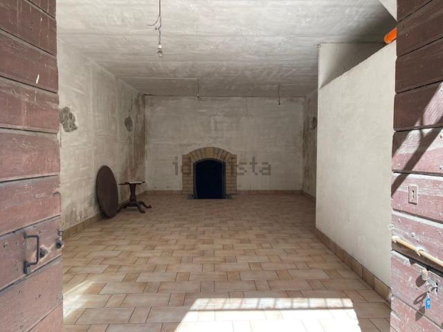 Locale in vendita di 60 m² in Via nino bixio, 32