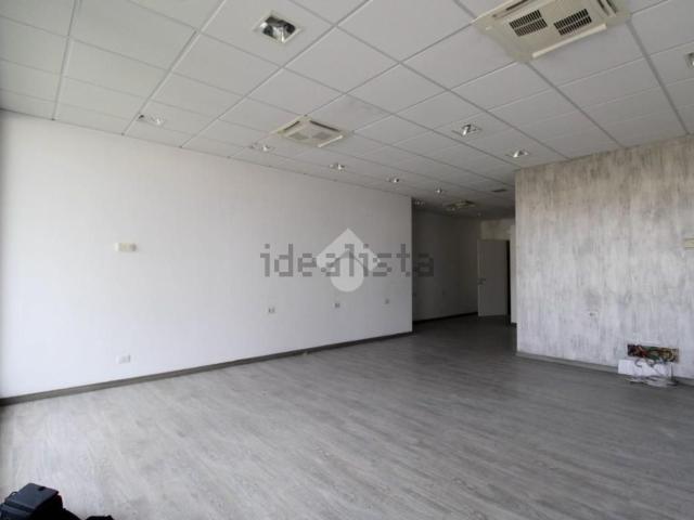 Locale in vendita di 60 m² in Via Nobili, 6