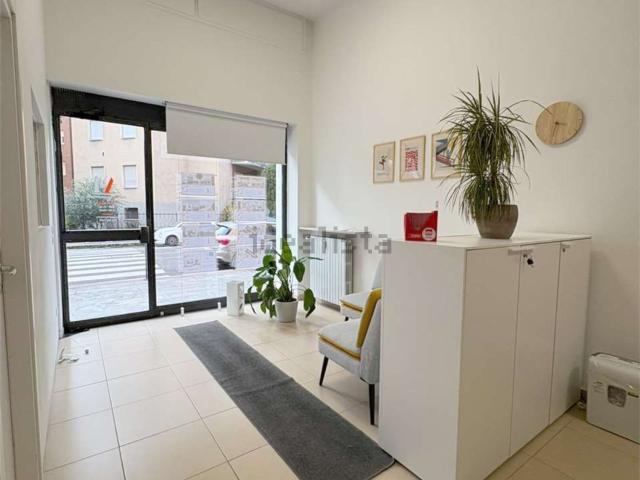 Locale in vendita di 60 m² in Via Osoppo, 8