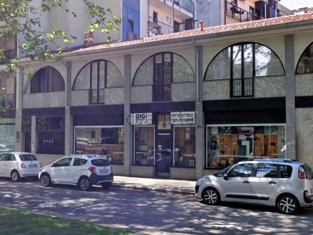 Locale in vendita di 60 m² in Via Pajetta, 1