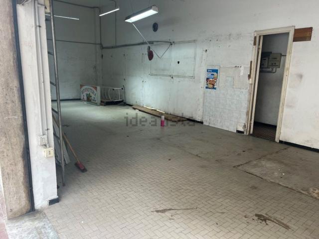 Locale in vendita di 60 m² in Via Pasquale Berghini, 35