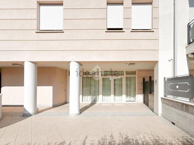 Locale in vendita di 60 m² in Via Pergolina, 1