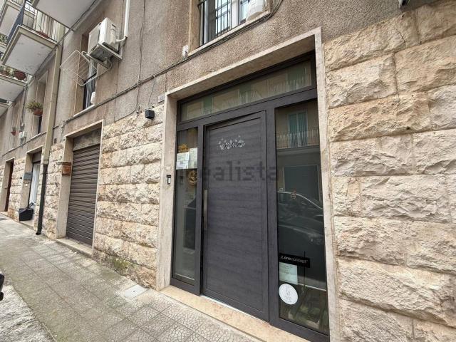 Locale in vendita di 60 m² in Via Pietro Gaona, 65