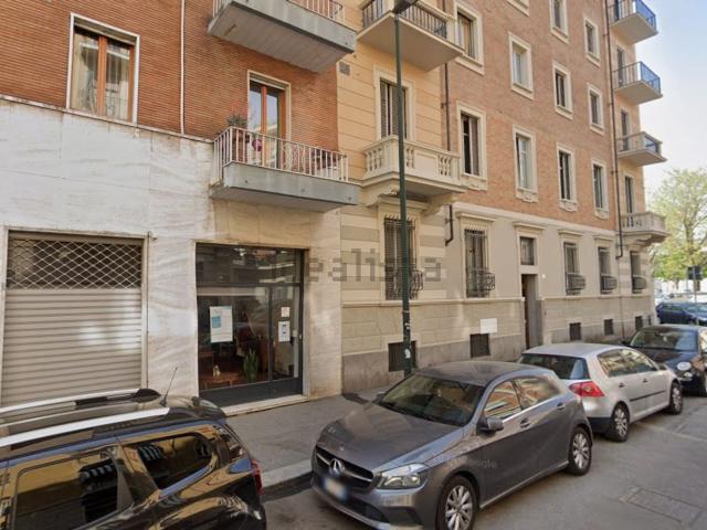 Locale in vendita di 60 m² in Via Pollenzo, 51