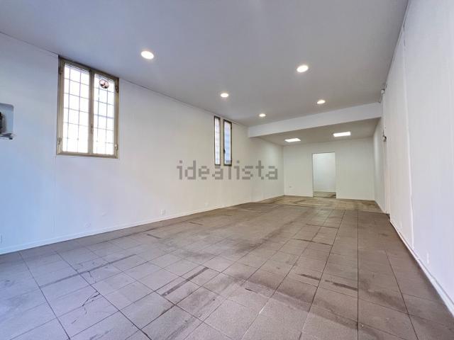 Locale in vendita di 60 m² in Via Porrettana, 209