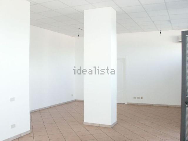 Locale in vendita di 60 m² in Via Rezza