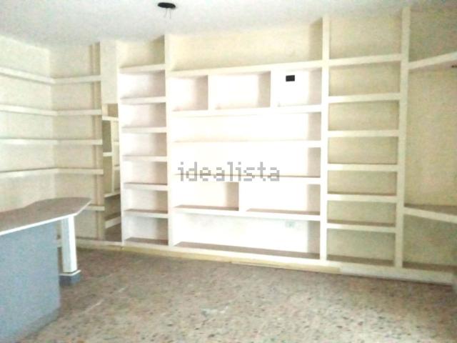Locale in vendita di 60 m² in Via Romagna