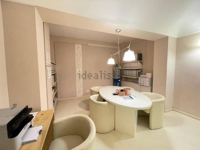 Locale in vendita di 60 m² in Via Santa Franca