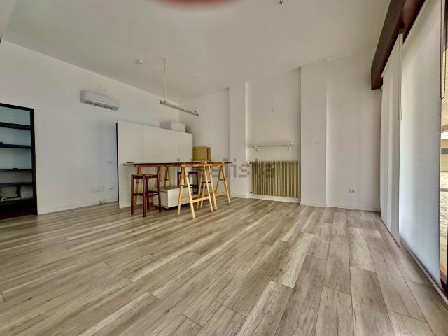 Locale in vendita di 60 m² in Viale Viareggio